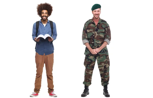白い背景にアフロアメリカ人の学生と白人兵士 — ストック写真