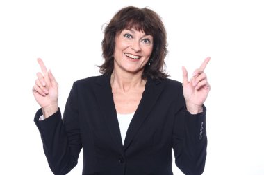 Bir şey beyaz arka plan üzerinde gösterilen kadın