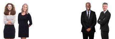 Çok ırklı insanlar kümesi beyaz arka plan üzerinde poz