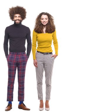 ırklararası çift beyaz arka plan üzerinde