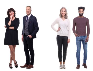 Çok ırklı insanlar kümesi beyaz arka plan üzerinde poz