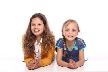 Beyaz backgound genç kafkas kızlar