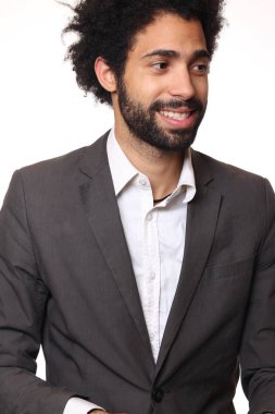 Siyah işadamı kılığında poz