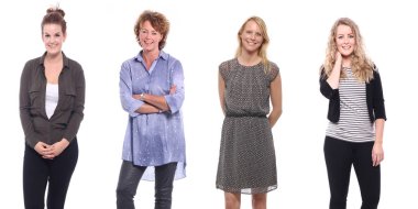 Kafkas kadınları beyaz arka planda poz veriyor