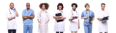 Beyaz arka planda bir grup doktor