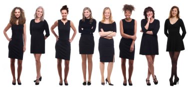 Irklararası kadınlar beyaz arka planda poz