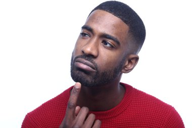 Siyah adam poz düşünme