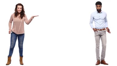 ırklararası çift beyaz arka plan üzerinde