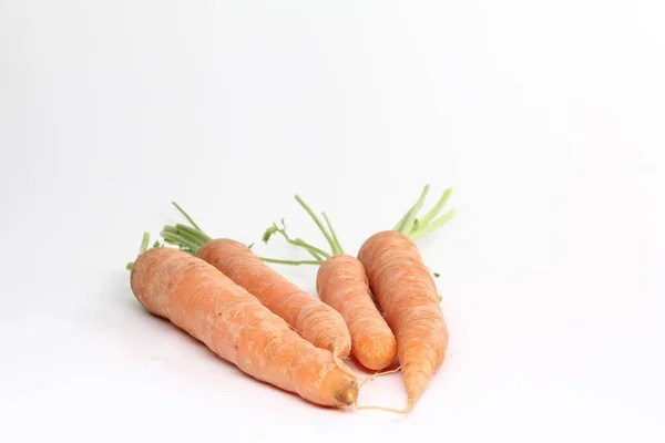 Zanahorias Maduras Sobre Fondo Blanco —  Fotos de Stock