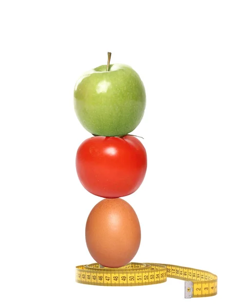 Jablko Rajčete Vejce Měřicí Páskou Zdravý Koncept — Stock fotografie