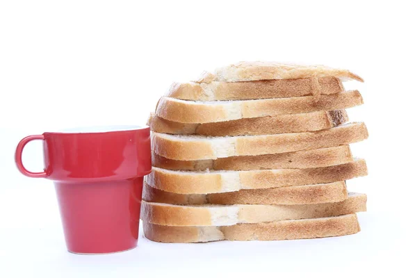 Trozos Pan Con Taza Sobre Fondo Blanco —  Fotos de Stock