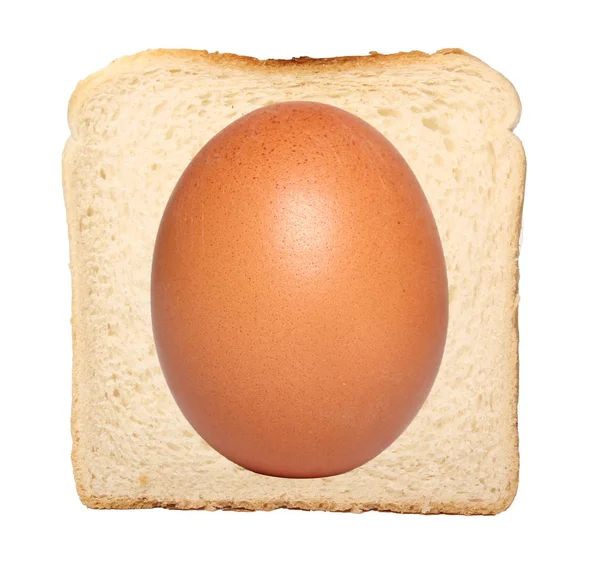 Jajko Kawałku Chleba Białym Tle — Zdjęcie stockowe