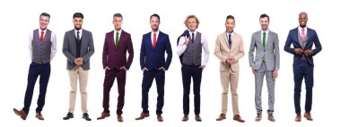 Beyaz arka planda farklı kişiler kümesi