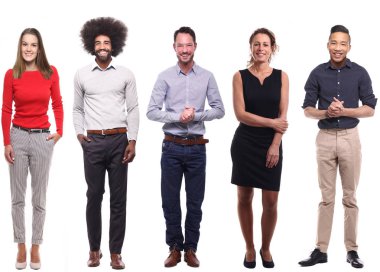 Çok ırklı insanlar kümesi beyaz arka plan üzerinde poz