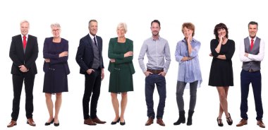 Beyaz arka planda farklı kişiler kümesi