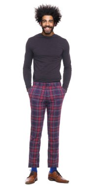 Kabarık saçlı mutlu siyah adam