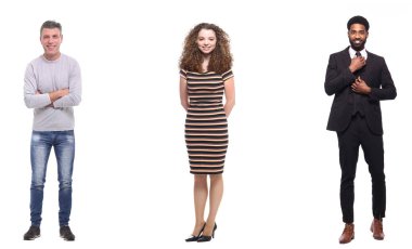 Çok ırklı insanlar kümesi beyaz arka plan üzerinde poz