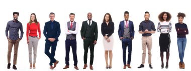 Beyaz arka planda farklı kişiler kümesi