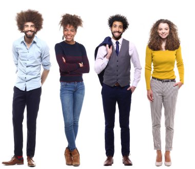 Çok ırklı insanlar kümesi beyaz arka plan üzerinde poz