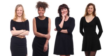 Irklararası kadınlar beyaz arka planda poz