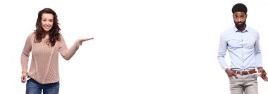 ırklararası çift beyaz arka plan üzerinde