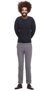 Genç Afro-Amerikan adam gülümsüyor