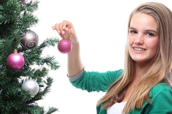 Blond Meisje Kerstboom Versieren — Stockfoto