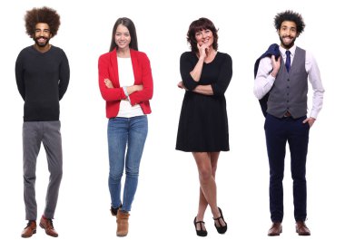 Çok ırklı insanlar kümesi beyaz arka plan üzerinde poz