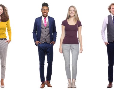 Çok ırklı insanlar kümesi beyaz arka plan üzerinde poz