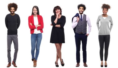 Çok ırklı insanlar kümesi beyaz arka plan üzerinde poz