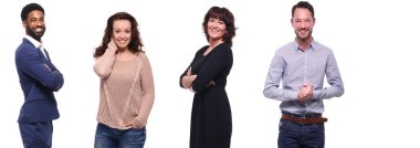 Çok ırklı insanlar kümesi beyaz arka plan üzerinde poz