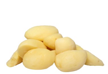 Patatesler beyaz arkaplanda izole