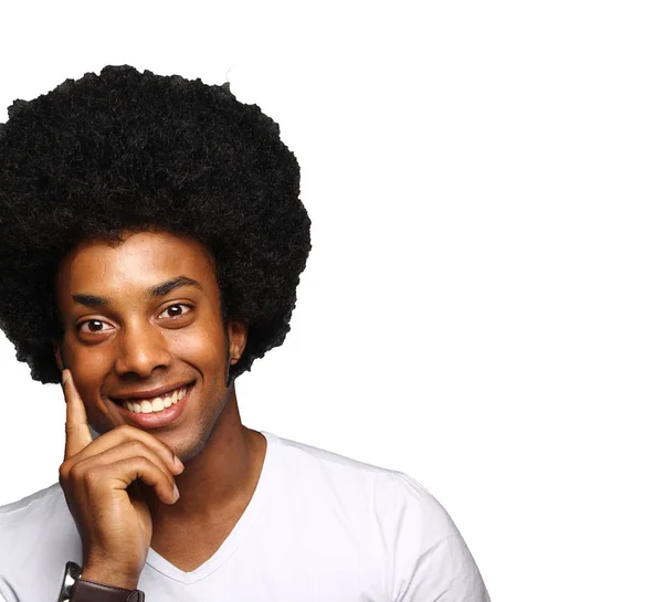 Jovem Afro Americano Está Sorrindo — Fotografia de Stock