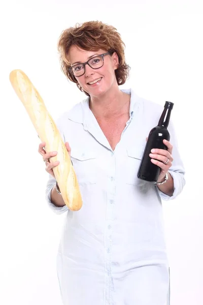 Donna Con Pane Vino Mano — Foto Stock