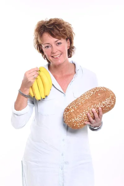 Donna Che Tiene Banana Pane Mano — Foto Stock