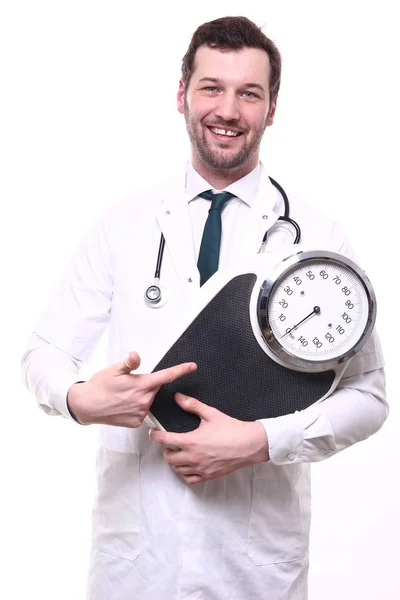 Médico Varón Con Uniforme Especial Con Estetoscopio Escala Peso —  Fotos de Stock