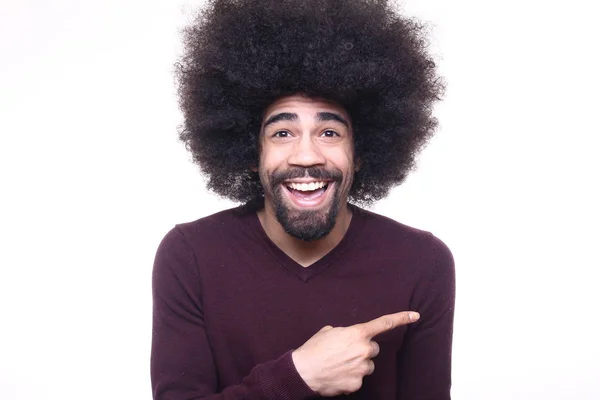 Afro American Man Poserar Vit Bakgrund — Stockfoto