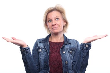 Eski beyaz kadın ciddi