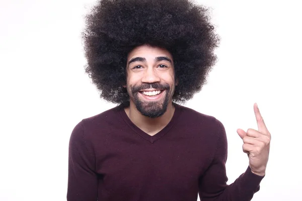 Afroamerikanischer Mann Posiert Auf Weißem Hintergrund — Stockfoto