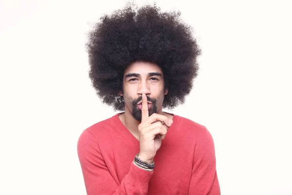 Afro Uomo Emotivo Fronte Uno Sfondo Bianco — Foto Stock