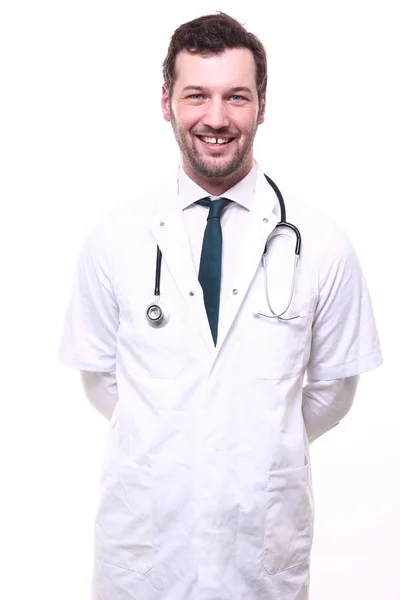 男性医師が聴診器で特別な制服を着て — ストック写真