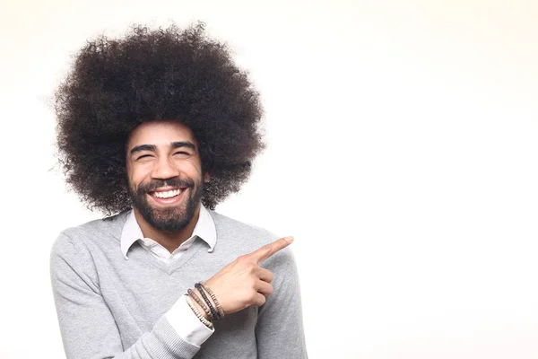 Felice Afro Uomo Fronte Uno Sfondo Bianco — Foto Stock