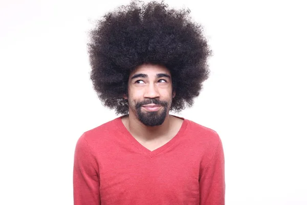 Černý Muž Kudrnatými Vlasy Bílém Pozadí — Stock fotografie