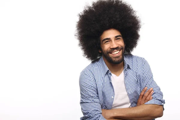 Feliz Hombre Afro Frente Fondo Blanco — Foto de Stock