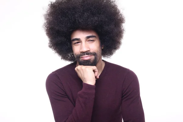 Hombre Afroamericano Posando Sobre Fondo Blanco — Foto de Stock