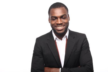 Gülümseyen siyah işadamı poz