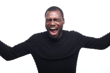 Siyah adam poz çığlık