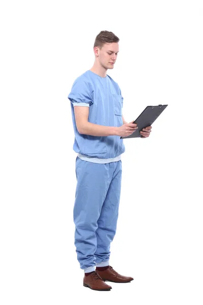 クリップボードと特別な制服を着て男性医師 — ストック写真