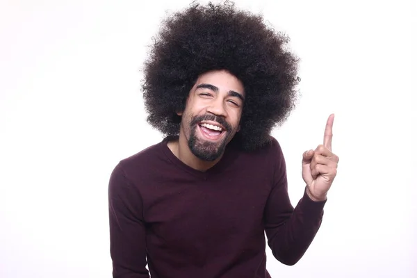 Afro Amerikaanse Man Die Zich Voordeed Witte Achtergrond — Stockfoto