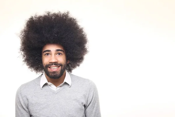 Šťastný Muž Afro Před Bílým Pozadím — Stock fotografie